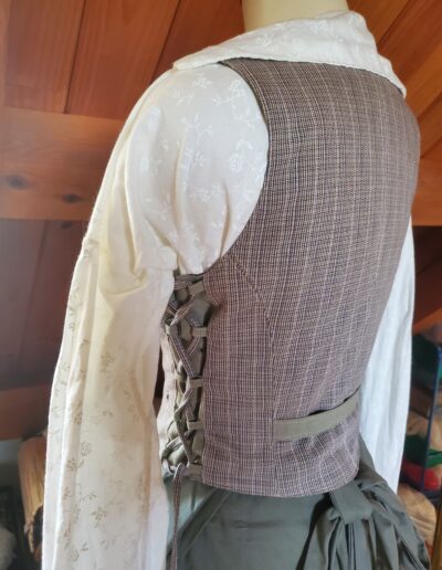 left back side of belladonna vest