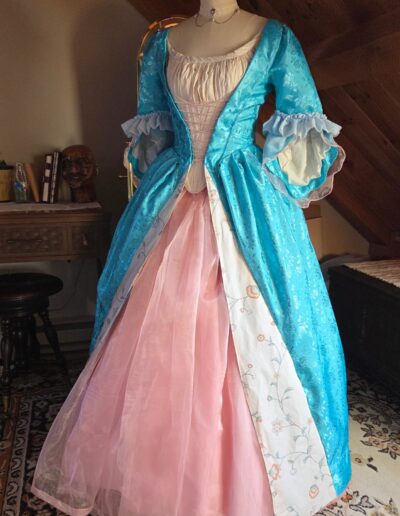 main gown side front