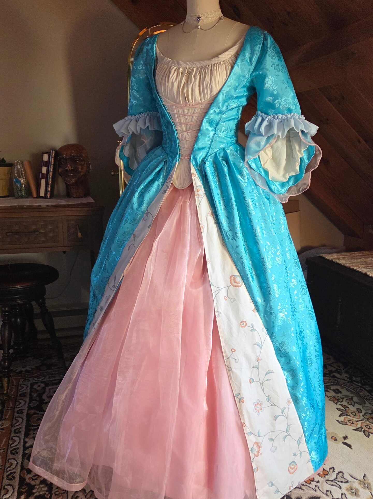 The Mantua Gown: The Pauper Dress