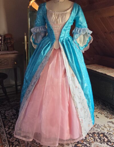 main gown front