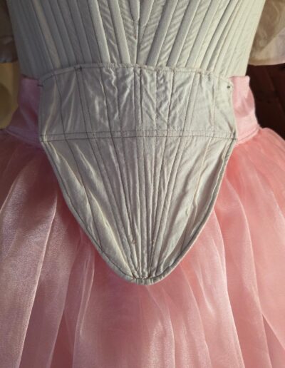 short stomacher front