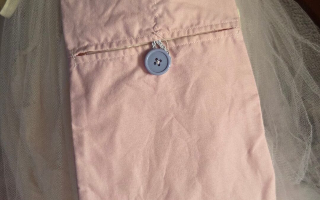 18th Century Pockets: The Pauper Dress