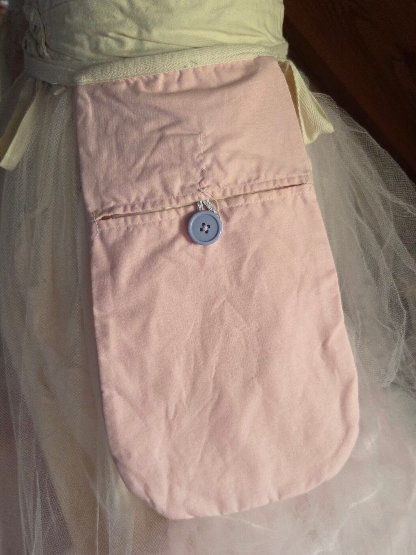 18th Century Pockets: The Pauper Dress