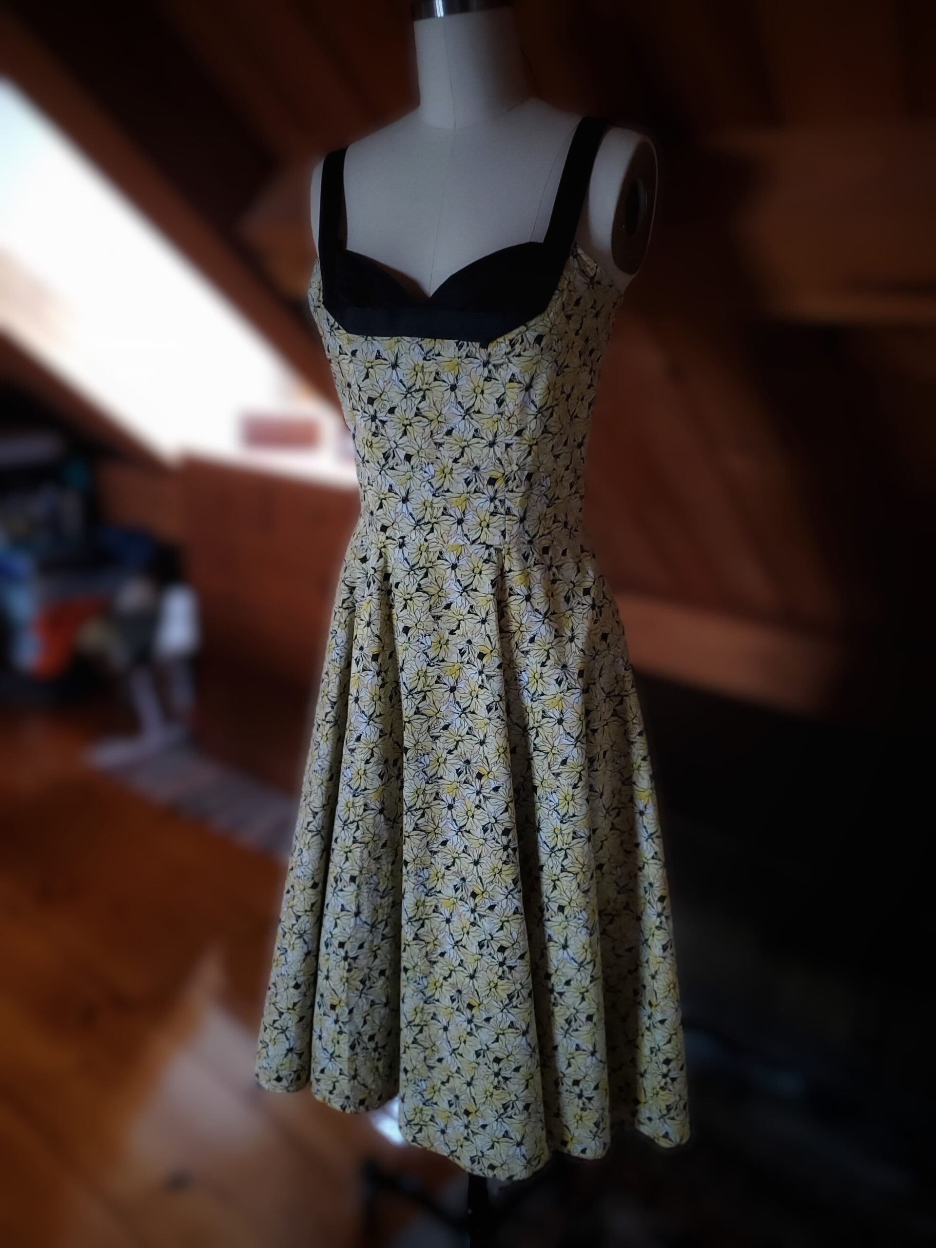 The Quintessential 50s Sundress