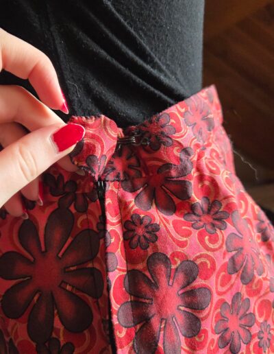 60s mini skirt closure