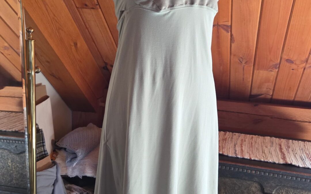 The Mint Dress: An Homage to Childhood Nostalgia